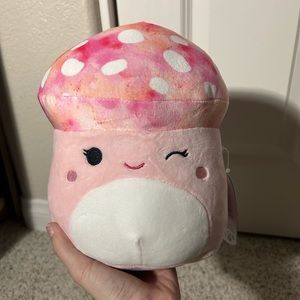 Molly mushroom Squishmallow.